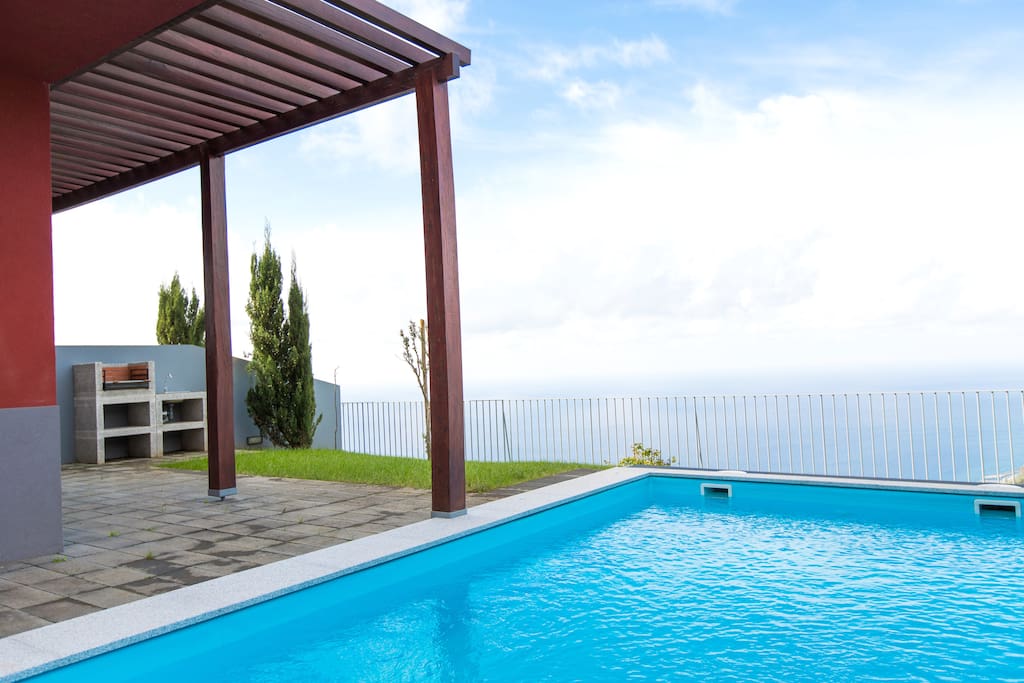 Swimming Pool with sea view and private.