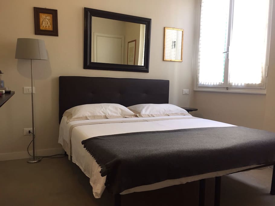 Double bed 160 x 190 cm