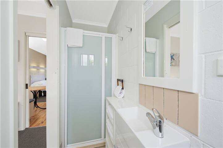 5. Quad 2 Bedrooms Unit Motel Marengo gallery image 3