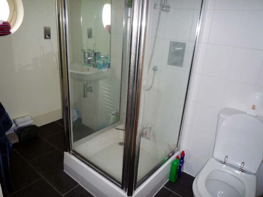Bedroom ensuite