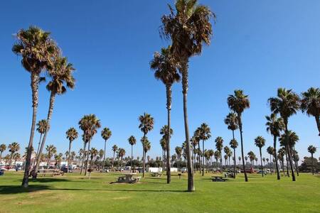 Cozy Beach Apartment in Prime Location