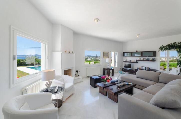 Villa Daria Luxury Villa in Paros gallery image 5