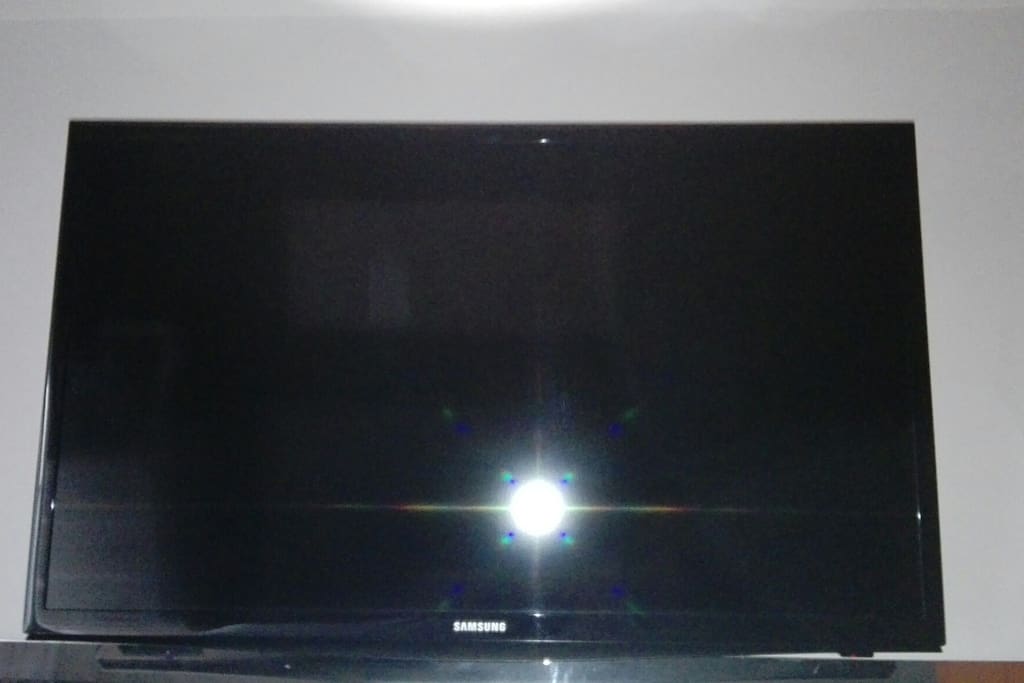 televisión en el dormitorio