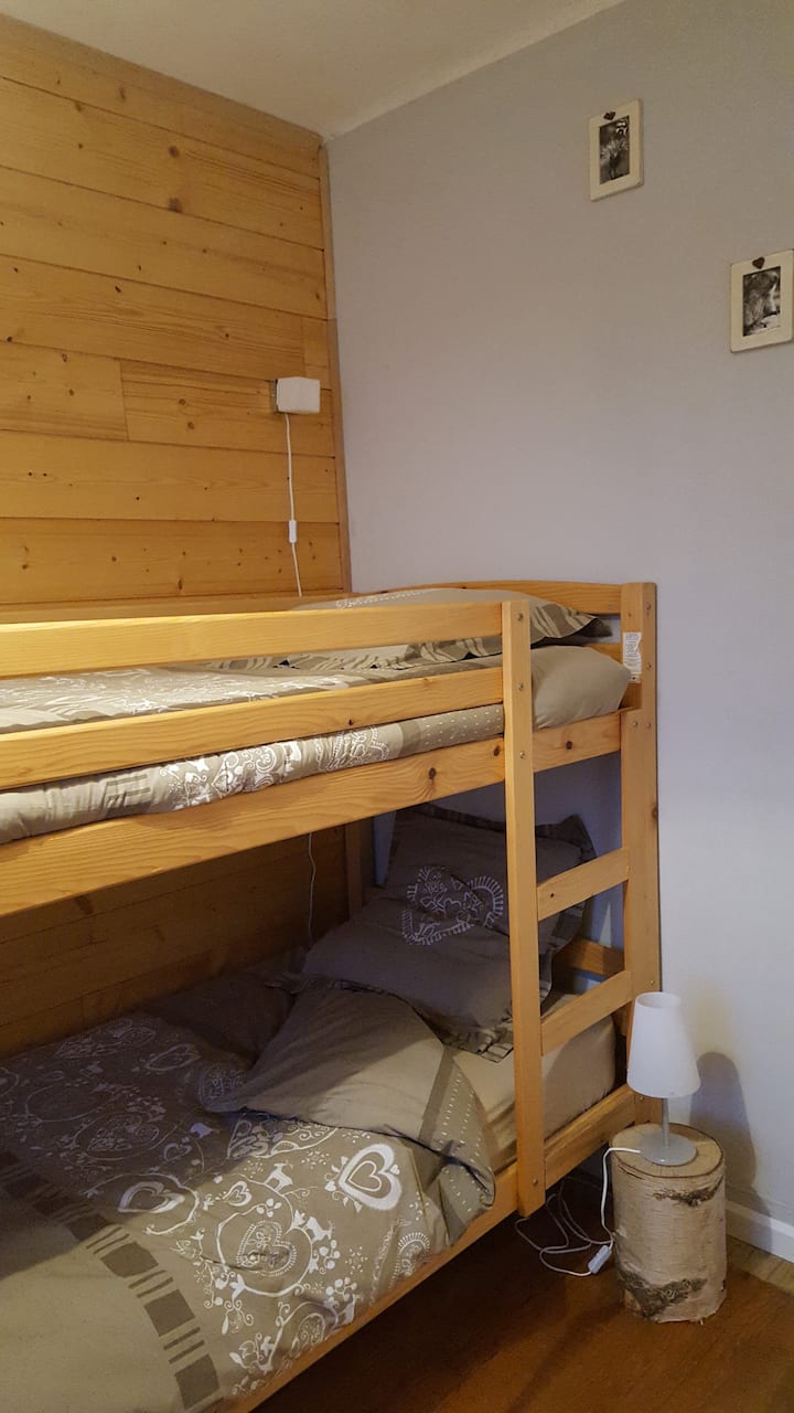 chumba chetu cha kulala cha 2