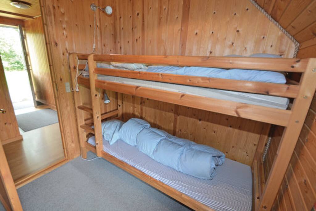 3 bedrooms with kojes