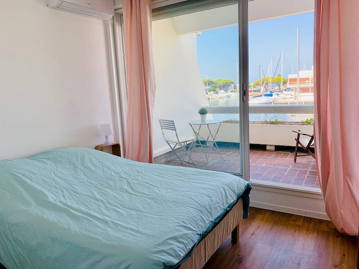 Dormitorio 1 con terraza ubicada arriba.