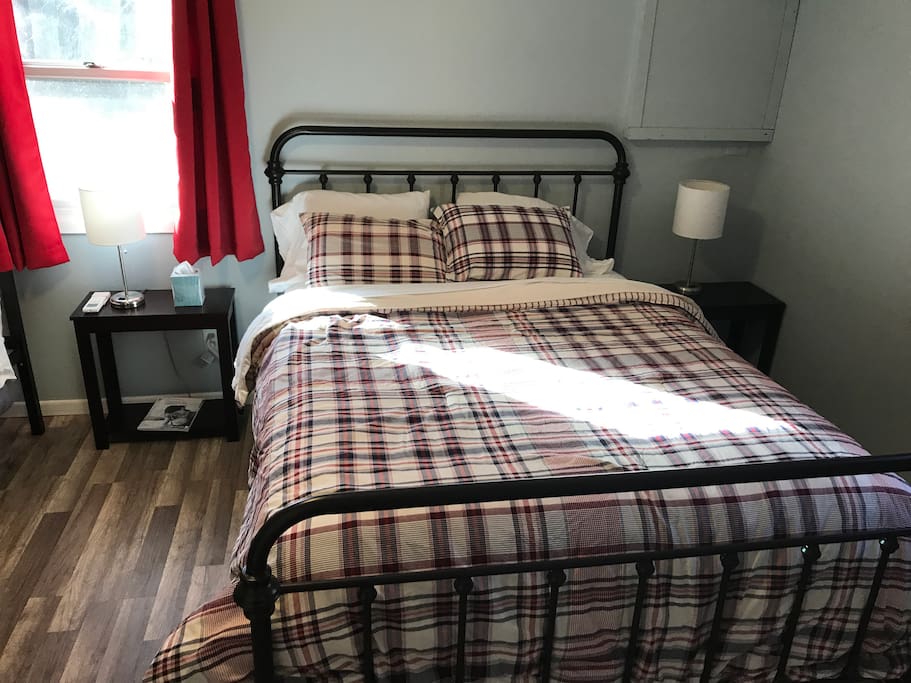 Queen Bed in Bedroom
