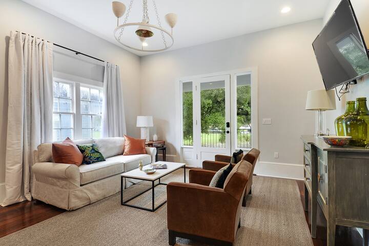 Parade Route Home in the heart of Magazine Street gallery image 5