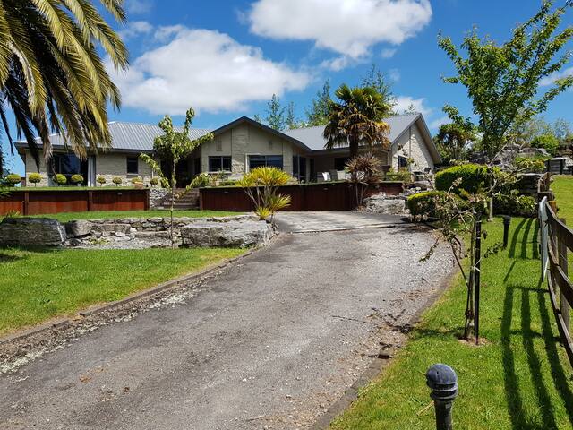 Taupo, Rural peaceful  homestay, couple or family