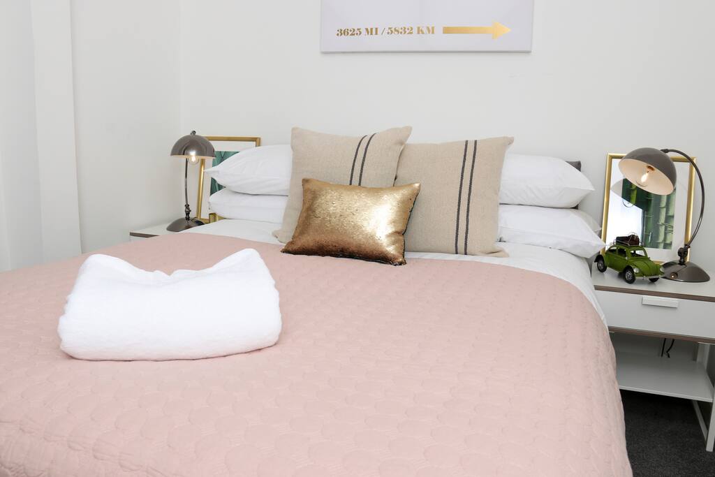 Zip link beds that can transform to 2 single bed or 1 double bed.