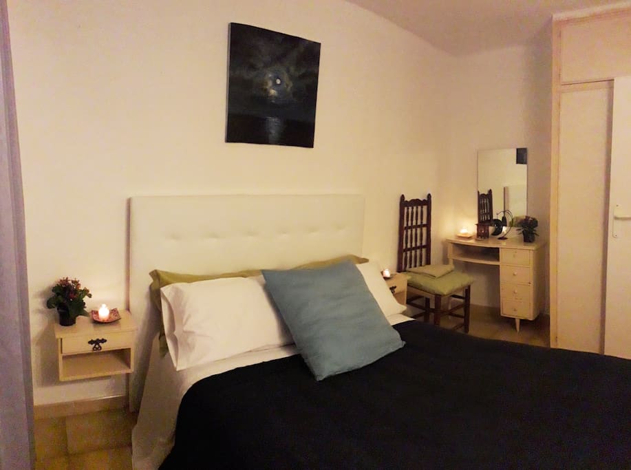 Habitación doble cama matrimonial zona tranquila y silenciosa