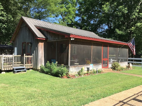 Heavens Trees: Small town Guest House