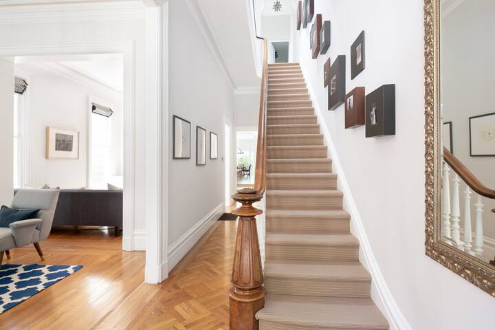 Pacific Heights Victorian gallery image 4