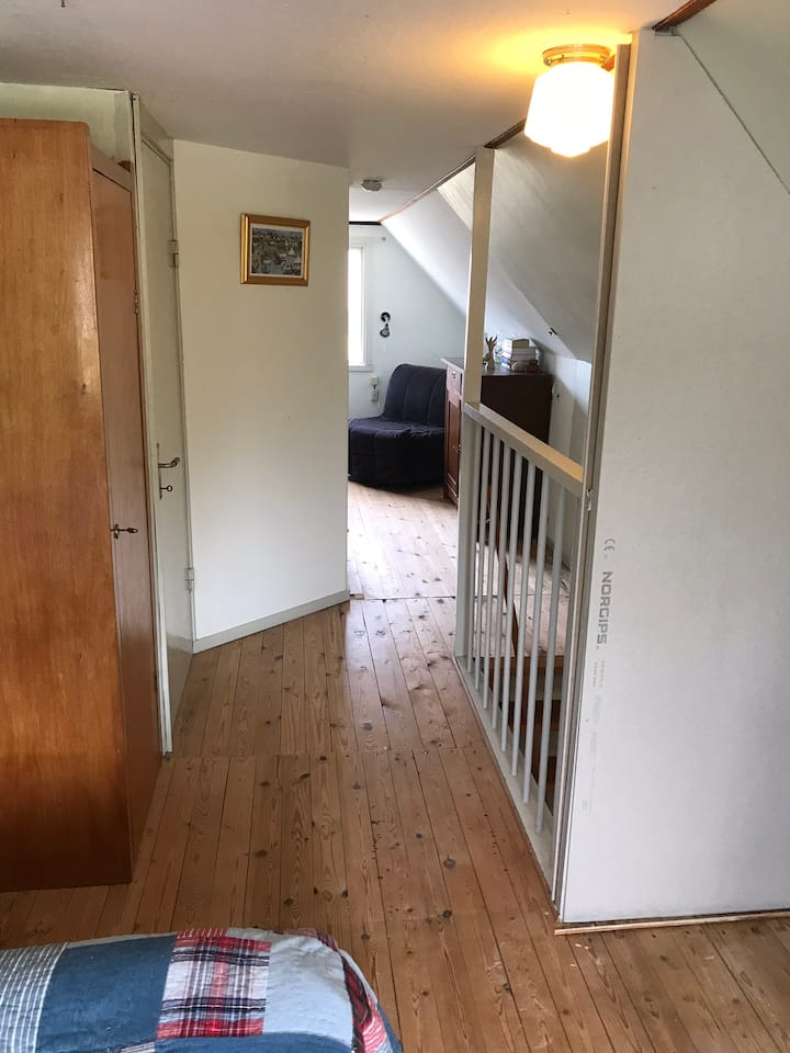 Ukumbi wa Stairwell/Ghorofa ya Juu