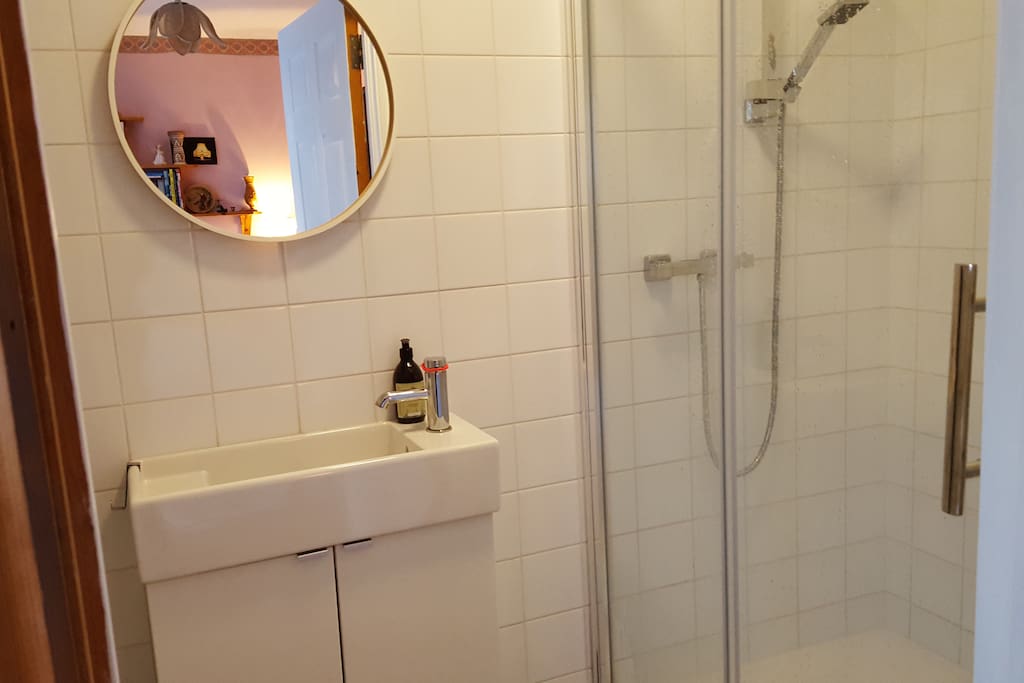 En suite with power shower