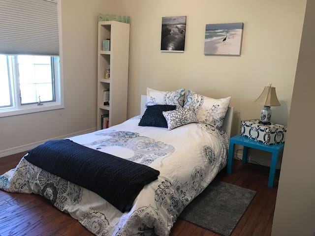 Luxurious Lakefront Pensacola Oasis 2