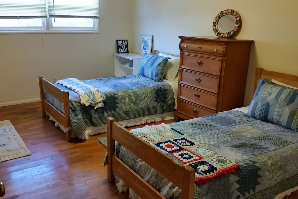 Nautical theme 2nd Bedroom with 2 twin beds.