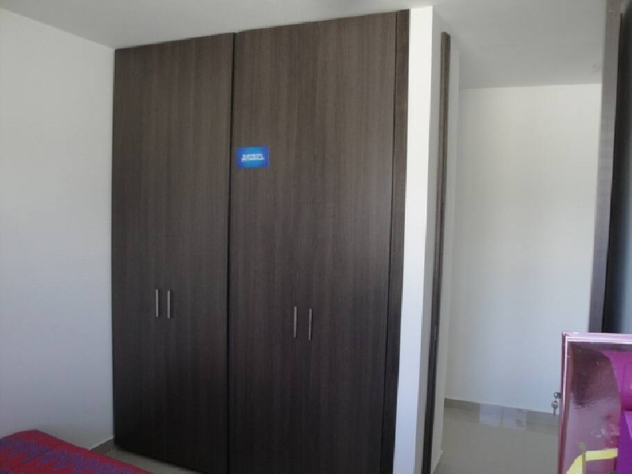 Habitacion secundaria con closet