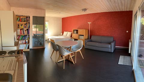 Quiet 35 m2 private studio