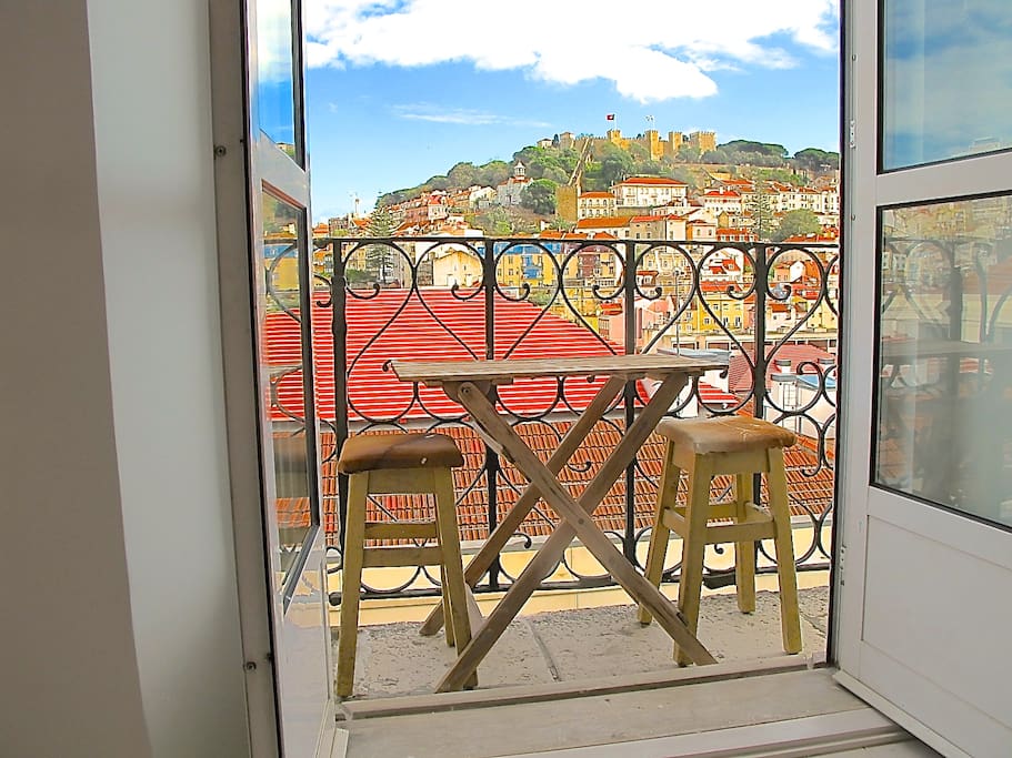 Balcony and great Castle view.