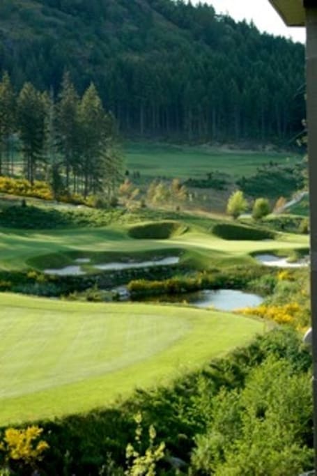 Bear Mountain Golf Course