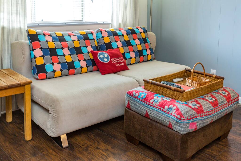 Permit #2016047905 - a comfy pullout couch!