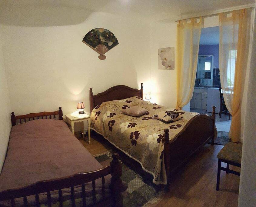 3ème chambre et grande salle de bain