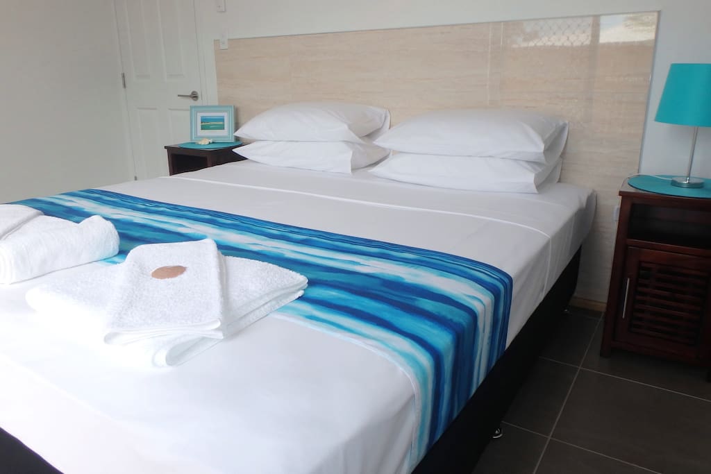 Reef King Room - Quality King Size Bed with Hand Ironed Linen.