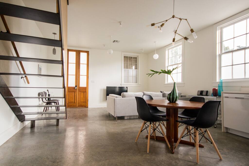 Dining/Living Area Looking Toward Front Entry