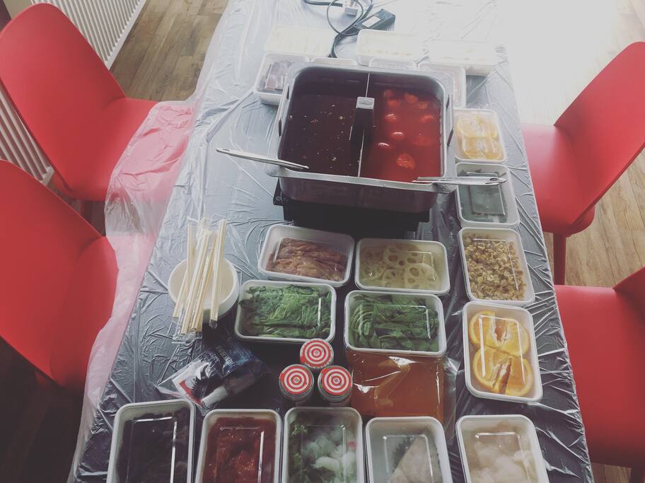 如果你愿意 可以叫一餐海底捞外卖哦