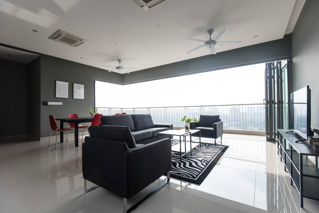 Spacious dinning and living room