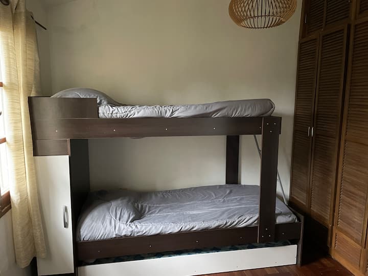 Chumba cha kulala 3 - Cucheta na kitanda cha dagaa 