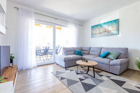 Top Airbnb: Silvija Holiday Home in Općina Poličnik