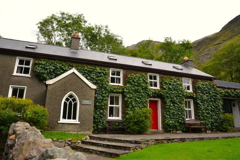 Boathouse Cottage