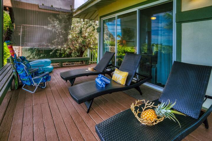 PARADISE FOUND! BEACHFRONT TROPICAL OCEAN OASIS gallery image 5