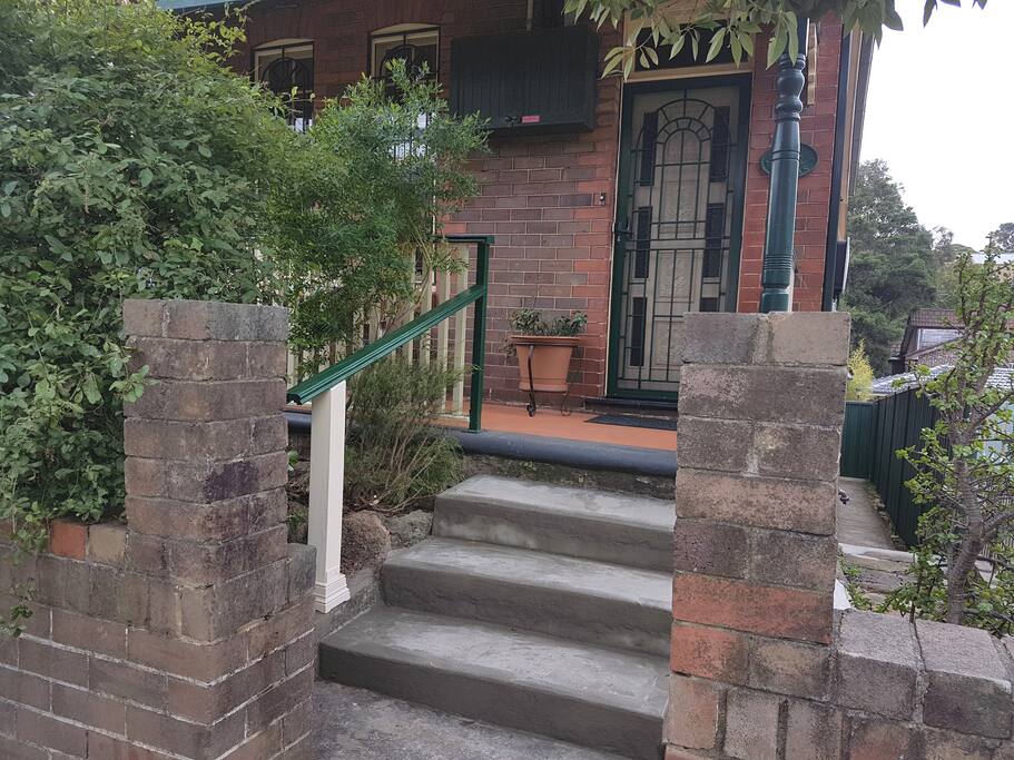 Hand rail to entrance