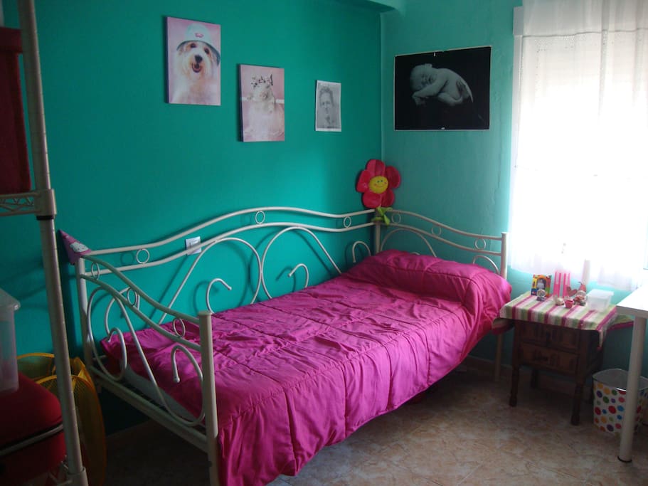 Room 1. Single with extra be
