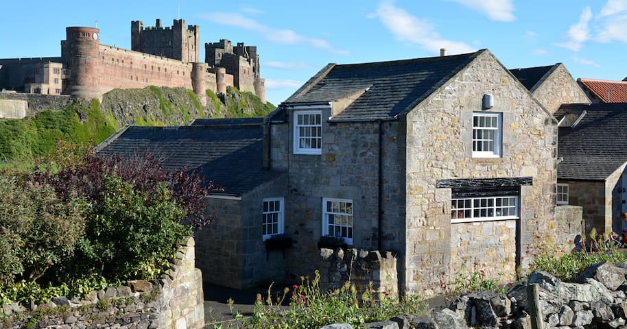 Airbnb Bamburgh Ne69 7df Holiday Rentals Places To Stay