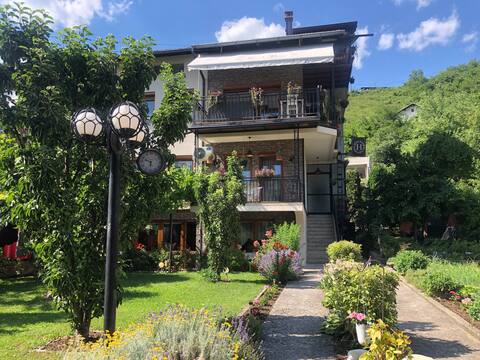 Cozy, peaceful apartment near city center.