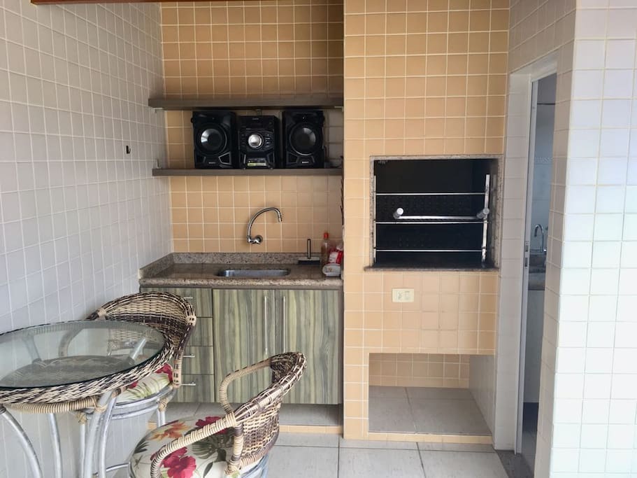 Churrasqueira no solário do apartamento
