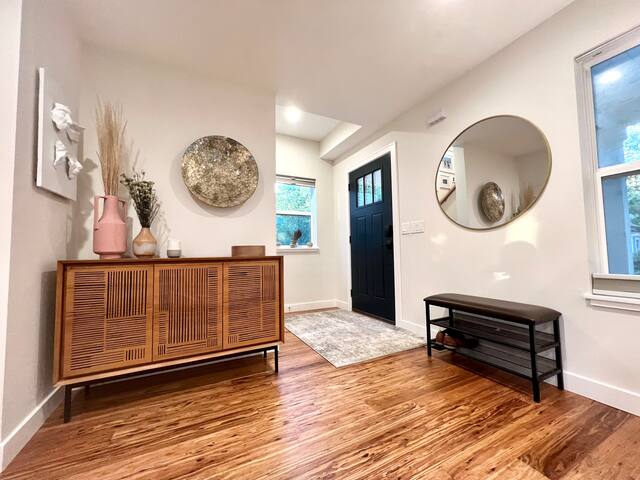 5 BR New Build by LightRail, near Creek gallery image 5