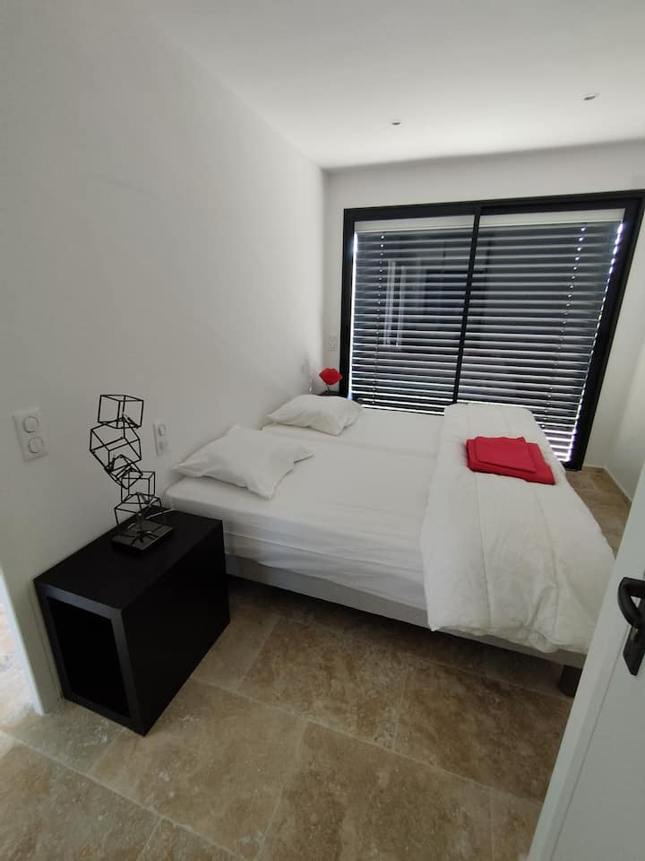 Dormitorio con terraza 