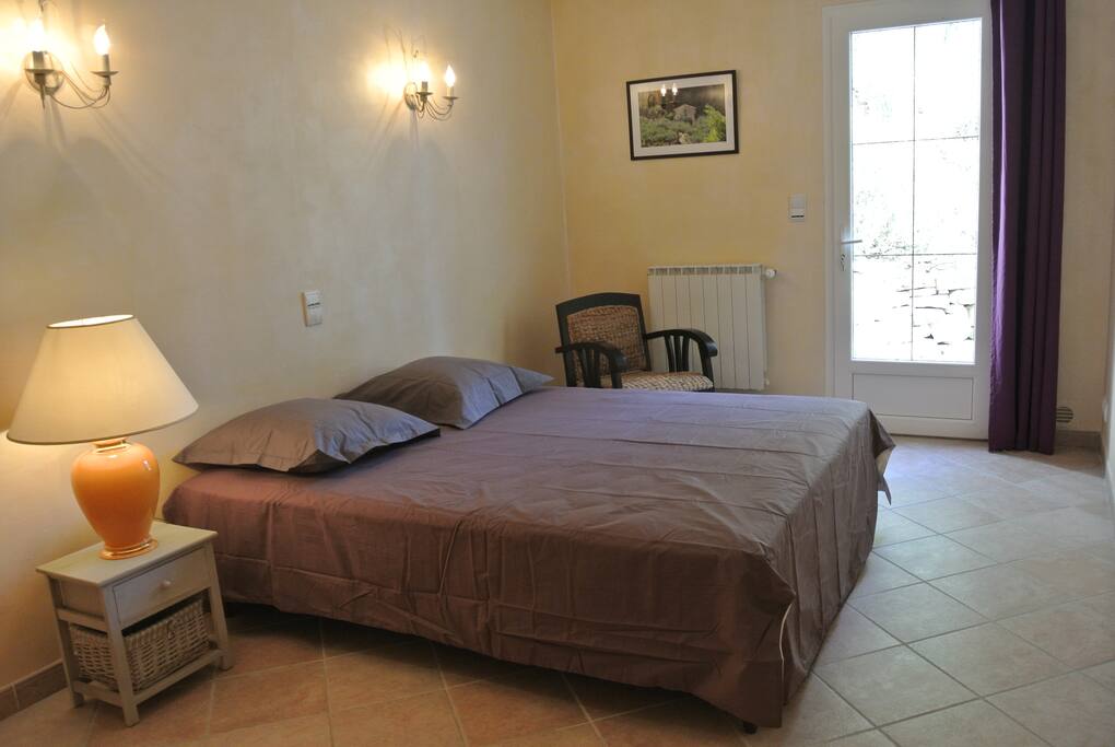 chambre 15m² avec literie neuve 160x200