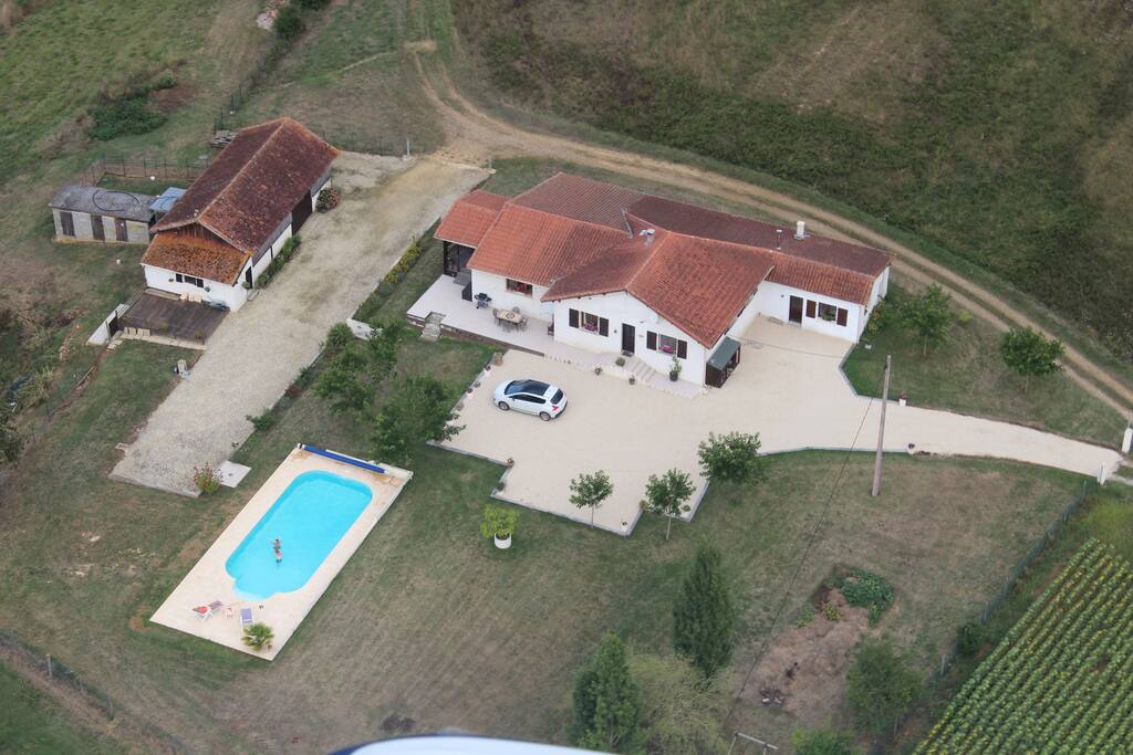 Aerial view of Costecaoute