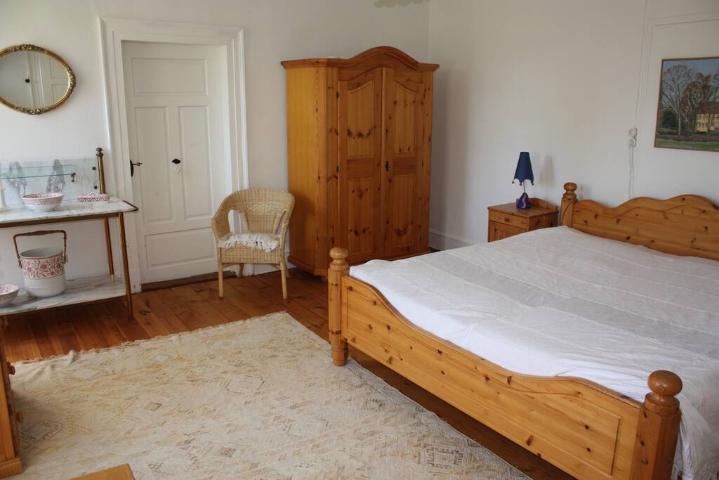 Schlafzimmer 1