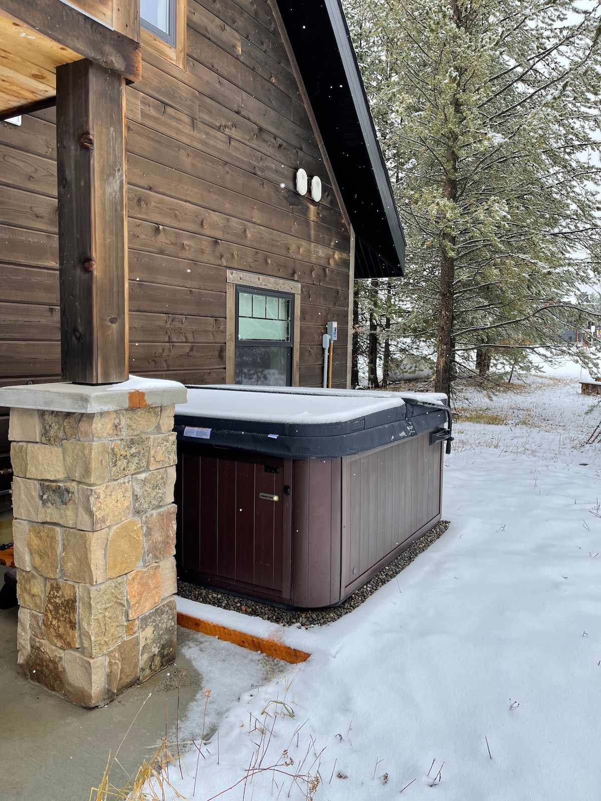 New Mountain Modern Cabin 25 min from Yellowstone - Cabins