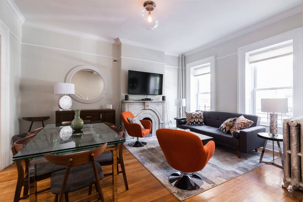Living room - Parlor