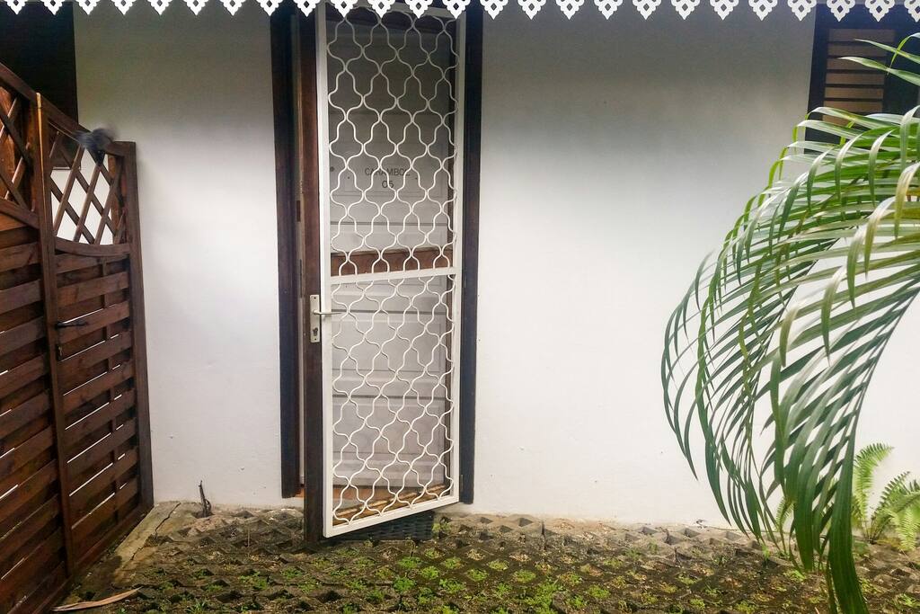 entrée du bungalow.