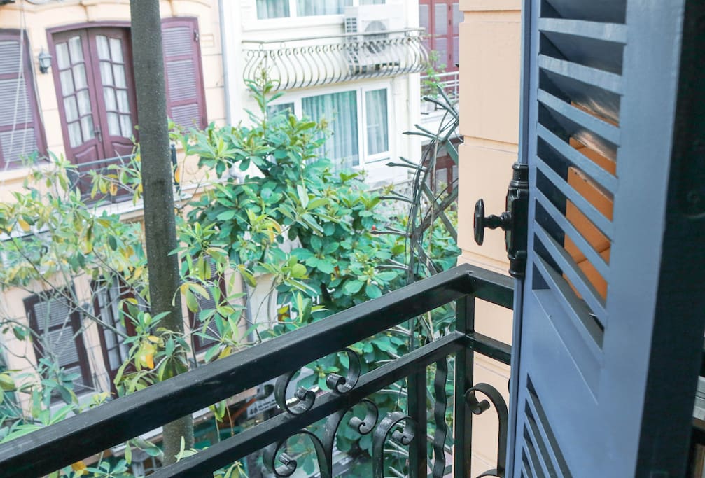 The street view balcony