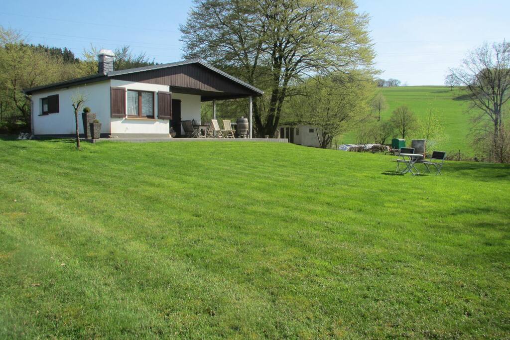 kleines Häuschen mit Fernsicht ins Oberbergische Häuser zur Miete in Reichshof, Nordrhein